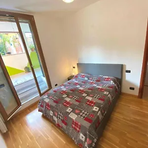Conte Rosso House, Con Doppia Terrazza In Coorte Tranquilla A Due Passi Da Stazione E Metropolitana Lambrate Appartamento Milano
